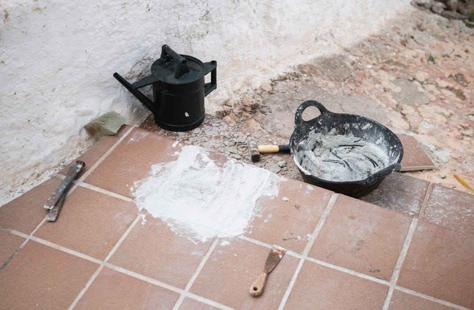 Behang verwijderen zonder de muur te beschadigen