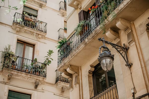 Een balkon inrichten waar je het hele jaar van geniet