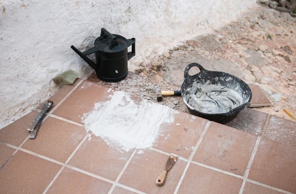 Behang verwijderen zonder de muur te beschadigen